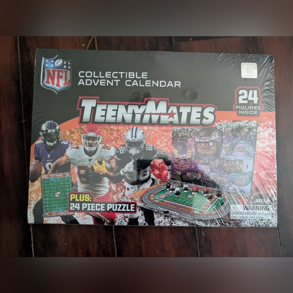 NEW SEALED NFL TeenyMates Advent Calendar 24 Exclusive Figures & Puzzle